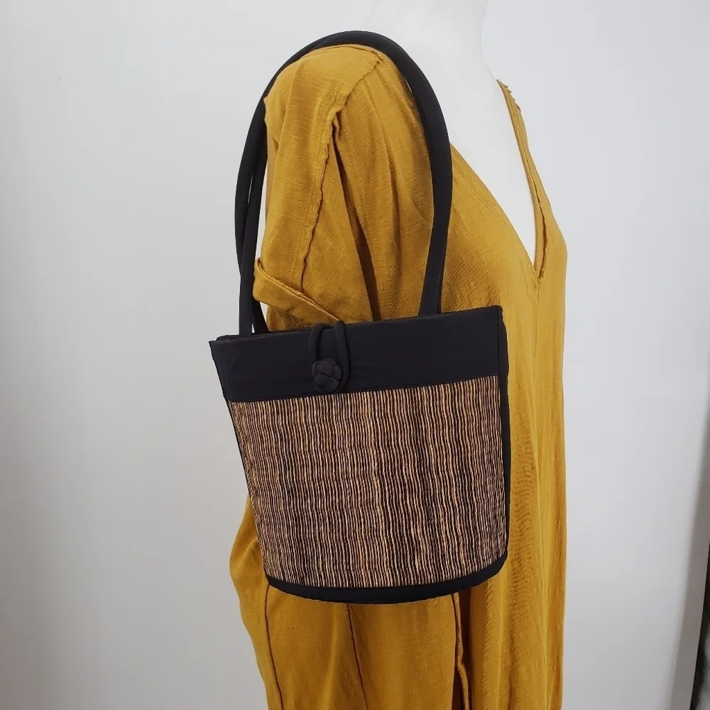 Baskets of Cambodia purse bag Women OS Black Tan Petite Curve Avi Black Striated